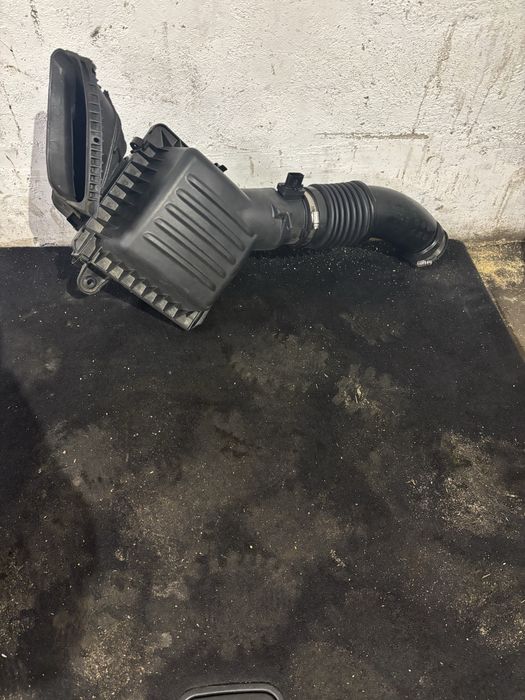 Obuduwa filtra powietrza przeplywomierz Jeep Grand Cherokee wk2 3.0crd