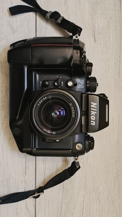 Nikon f4 plus obiektyw super stan