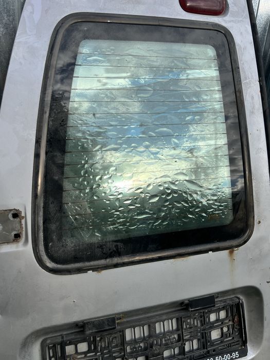 Двері зажні пежо експерт 1