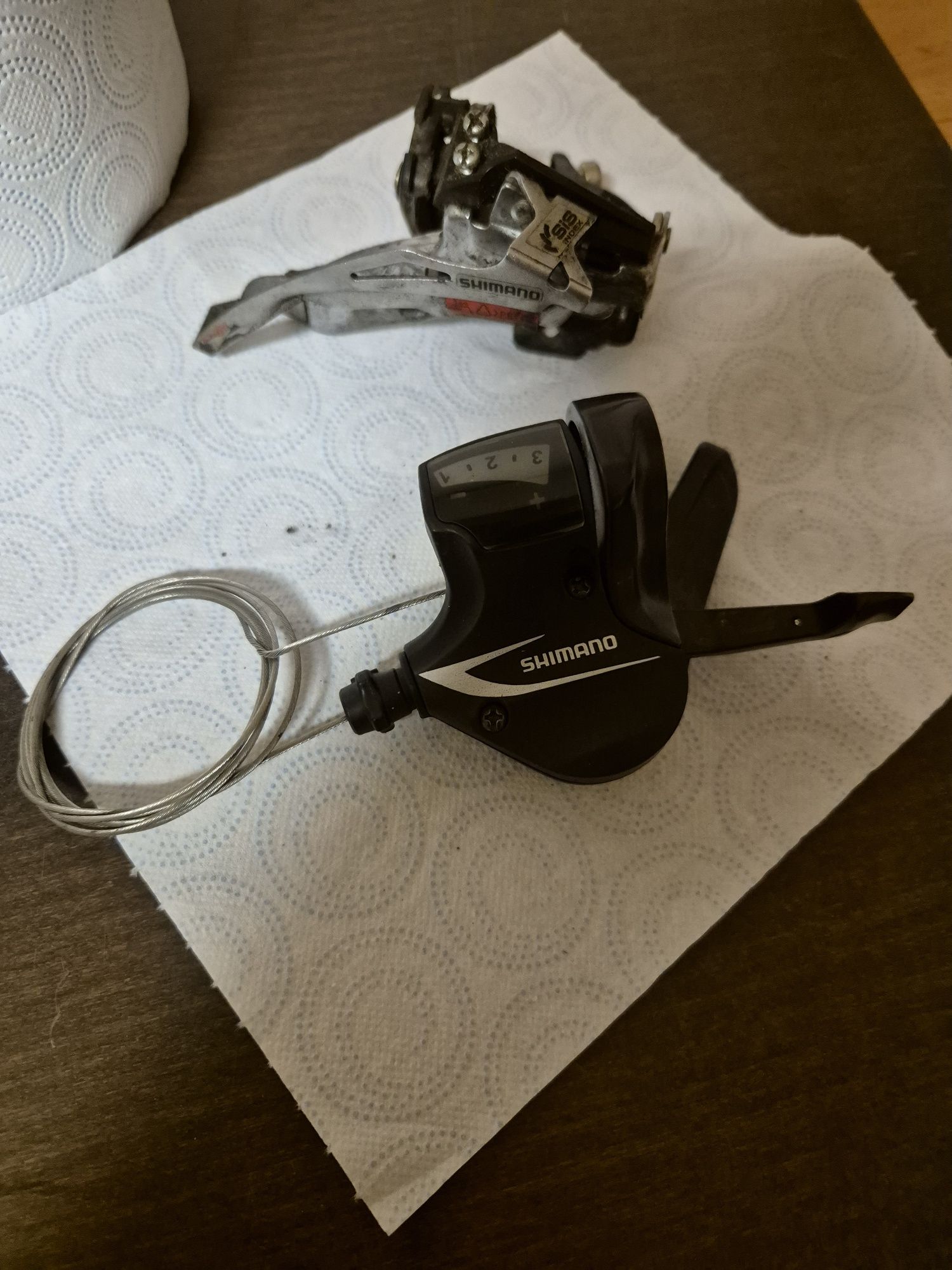 Przerzutka przednia Shimano Altus z manetką Shimano Acera