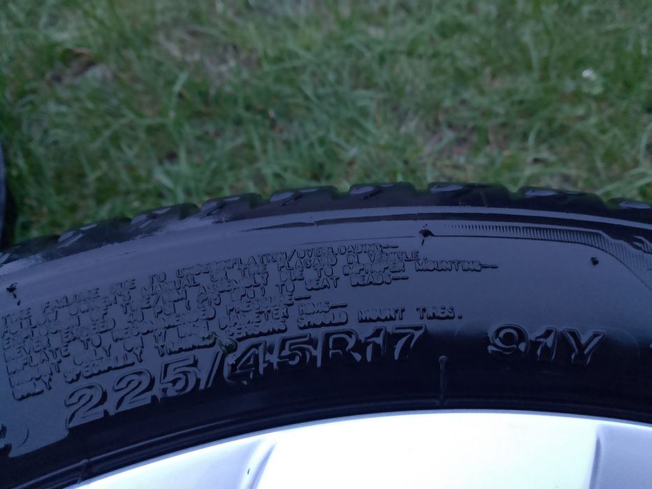 VW golf 8  225/45 R17