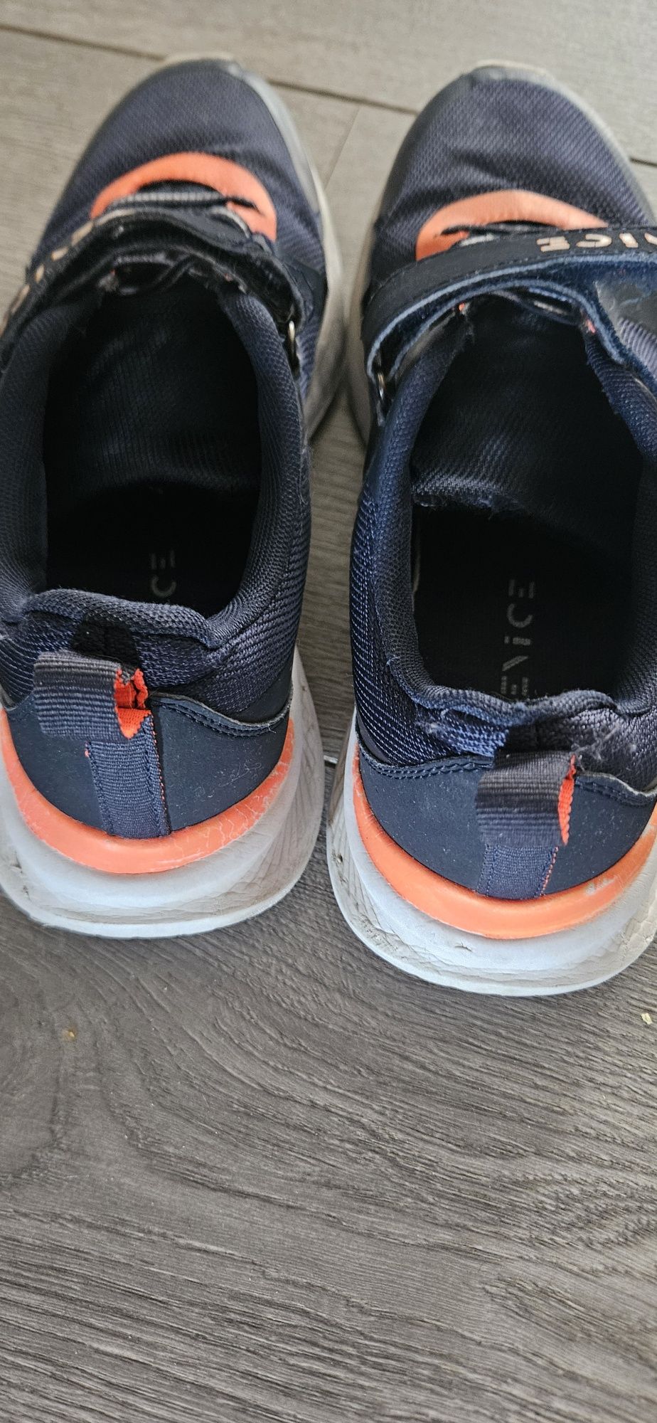 Buty sportowe dla chłopca r 38