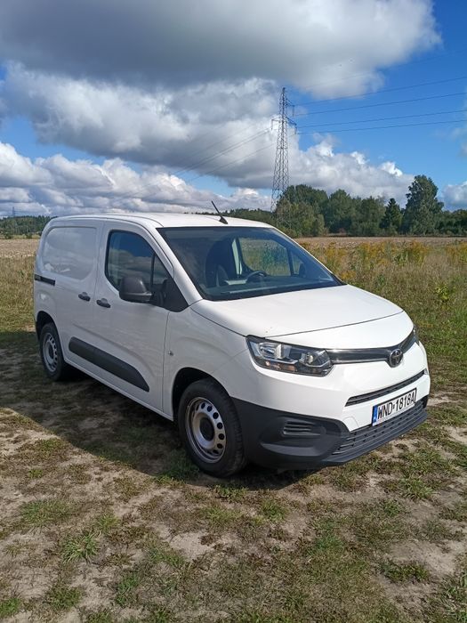 Toyota Proace City 1.5 D4D, 3 osoby, faktura 23%