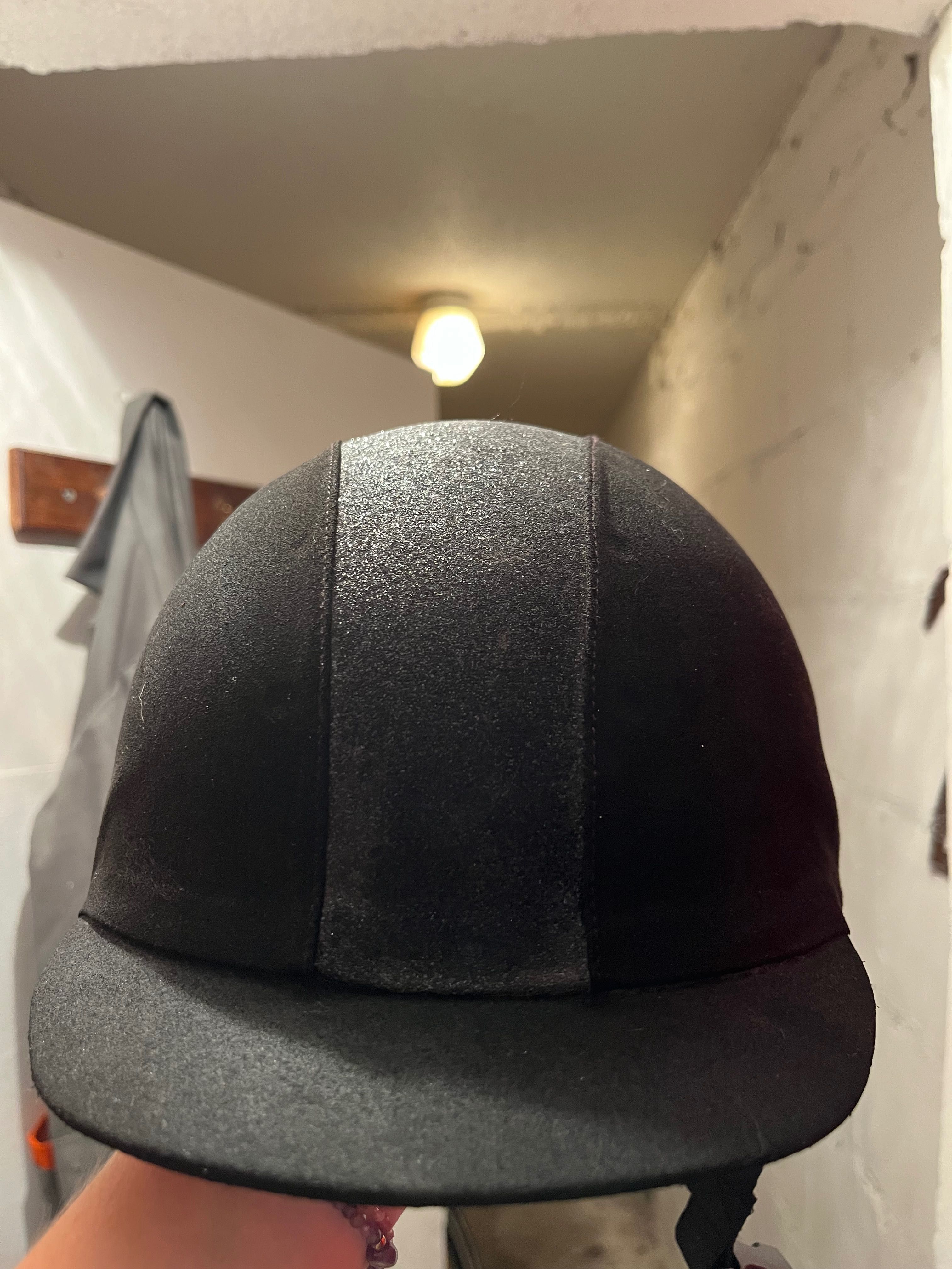 kask jeździecki.