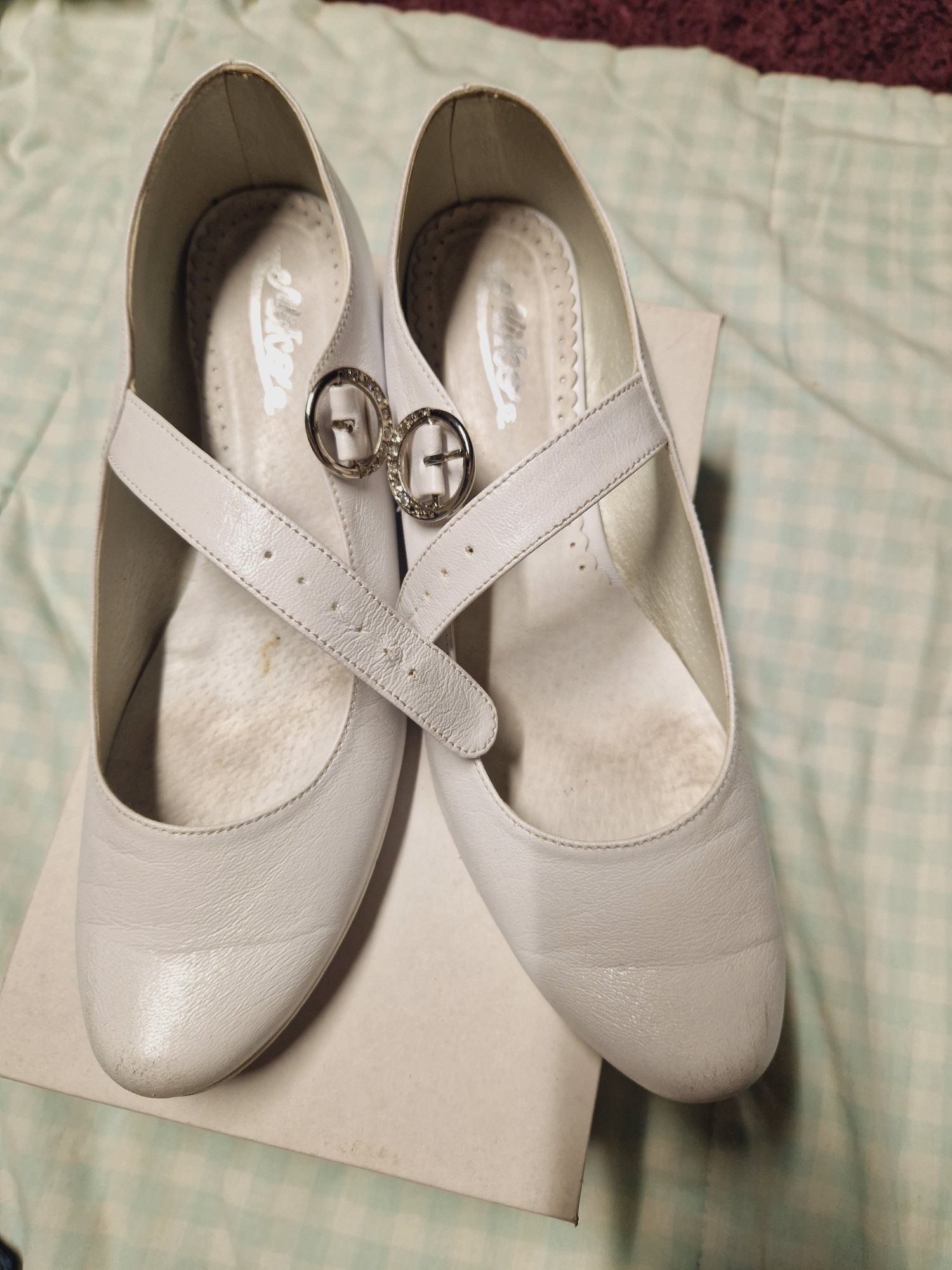 Buty komunijne r..38 dla dziewczynki