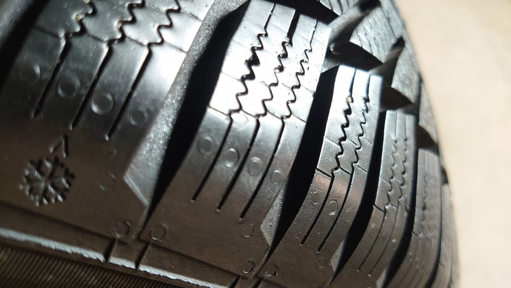 Пара зимних шин резина Continental Winter Contact TS850P 225/50 r17