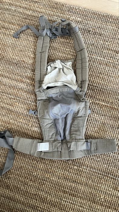 Nosidełko ergonomiczne Love & Carry ONE+ Cool Edition Cardamom