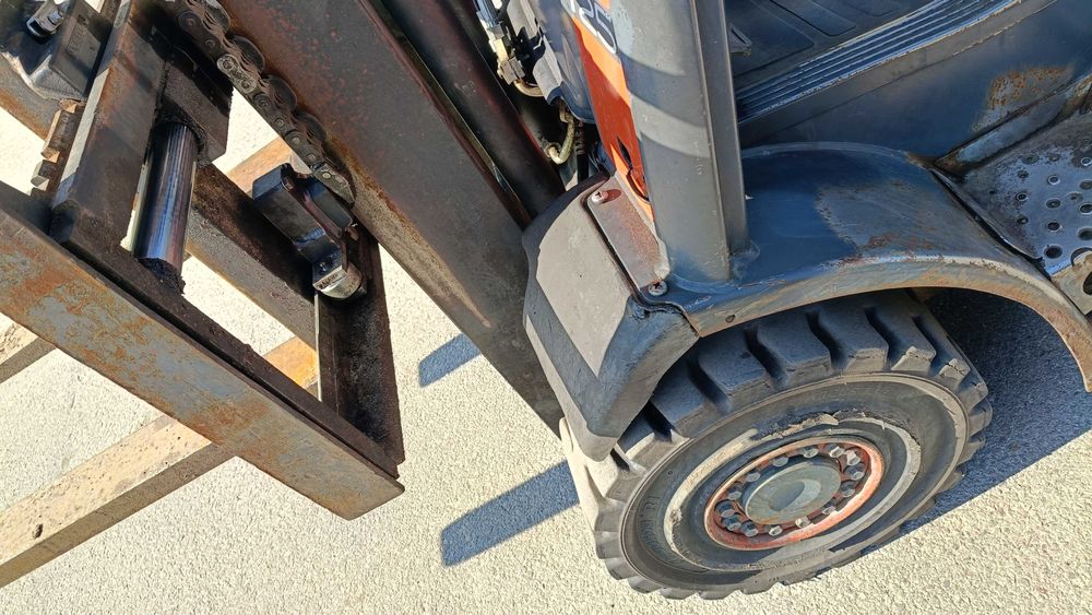 Wózek widłowy Linde H25 gazowy , przesuw boczny