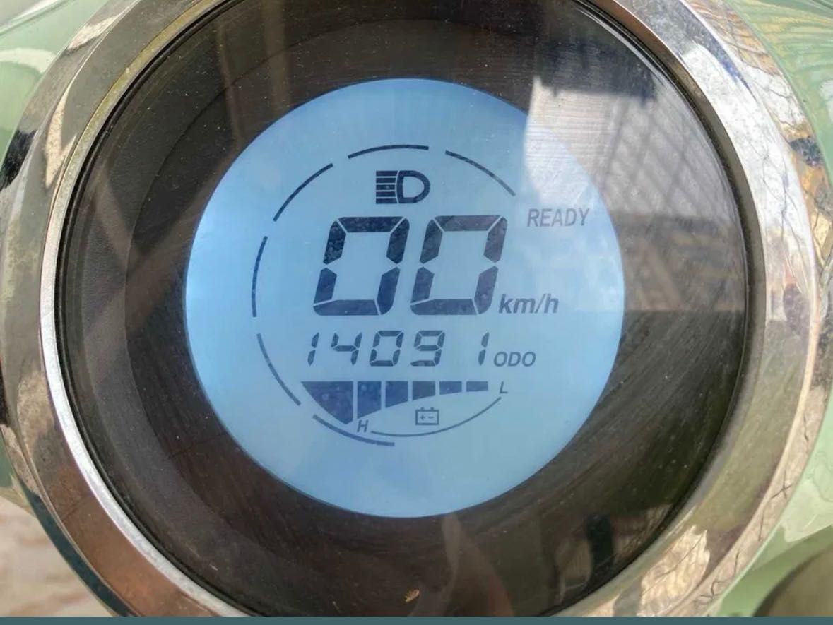 Scooter elétrica Efun Pusa 14 091 km