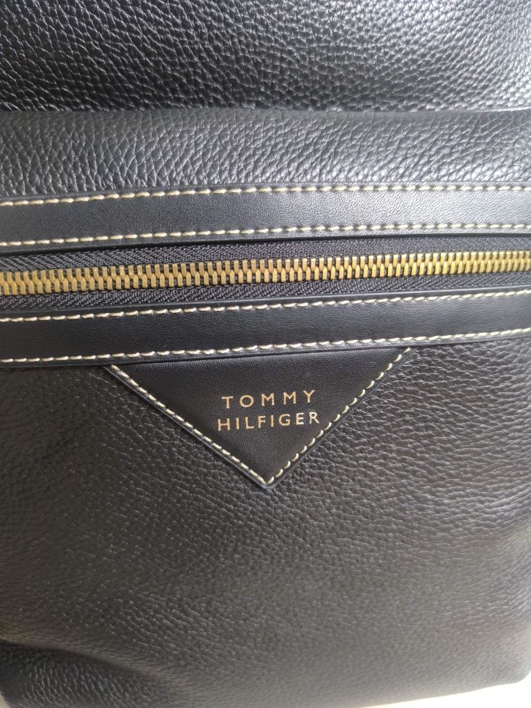 Рюкзак шкіряний Tommy Hilfiger чорний