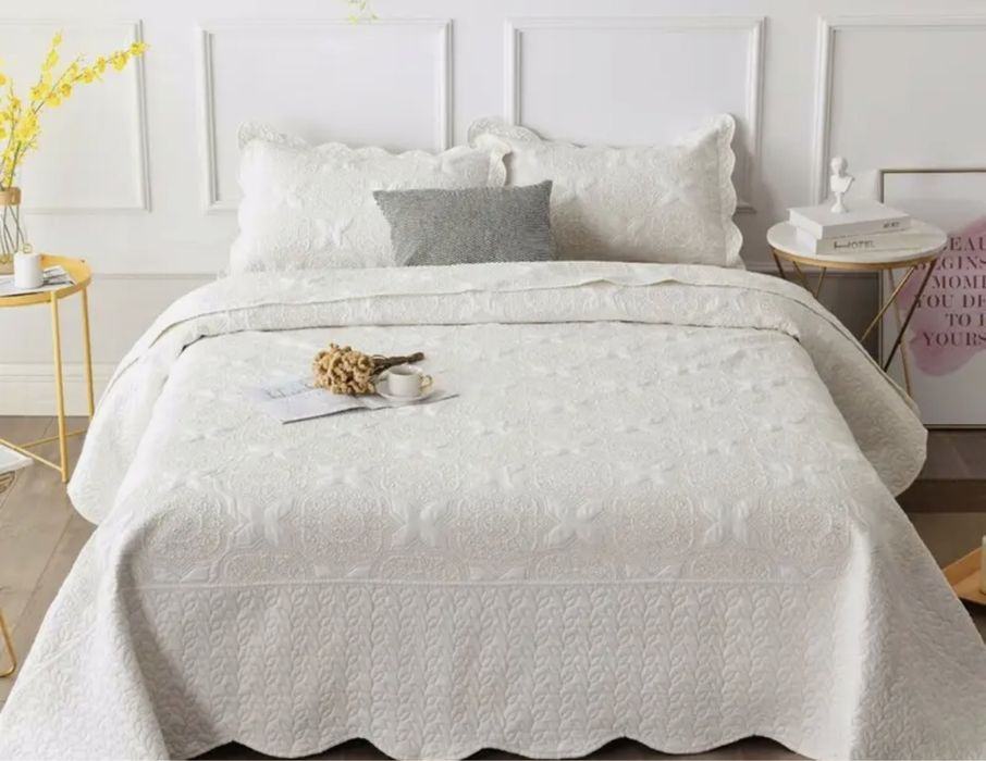 Шикарне покривало котонове стьогане вишивкою молочний колір 280*260см