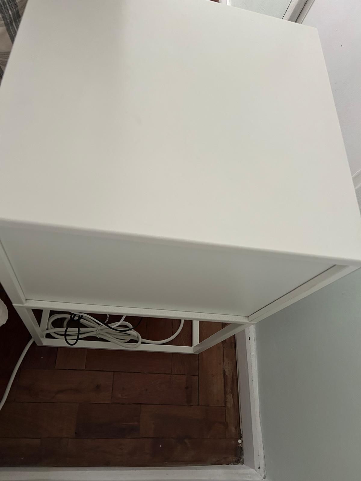 Mesa de Cabeceira IKEA VIKHAMMER
