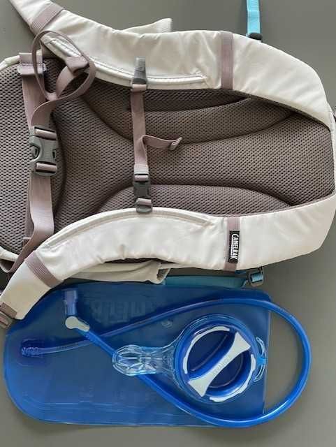 Mochila Camelbak Cloudwalker 18 litros + reservatório crux 2,5 litros