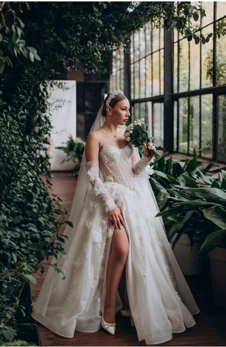 Прокат,продаж весільна сукня,сучасна стильна!