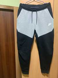 Штани Nike Tech Fleece. M