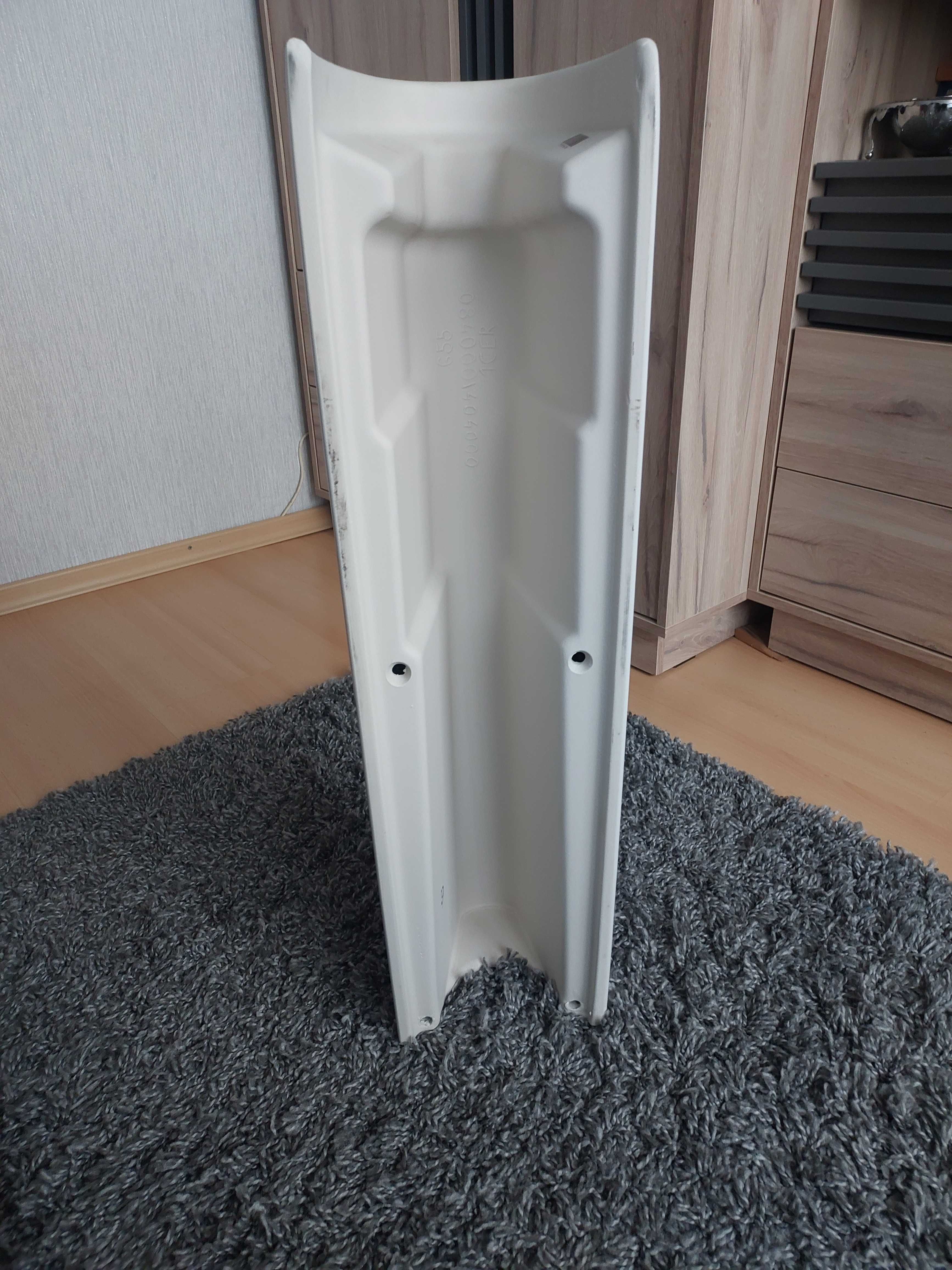 Postument,noga pod umywalkę