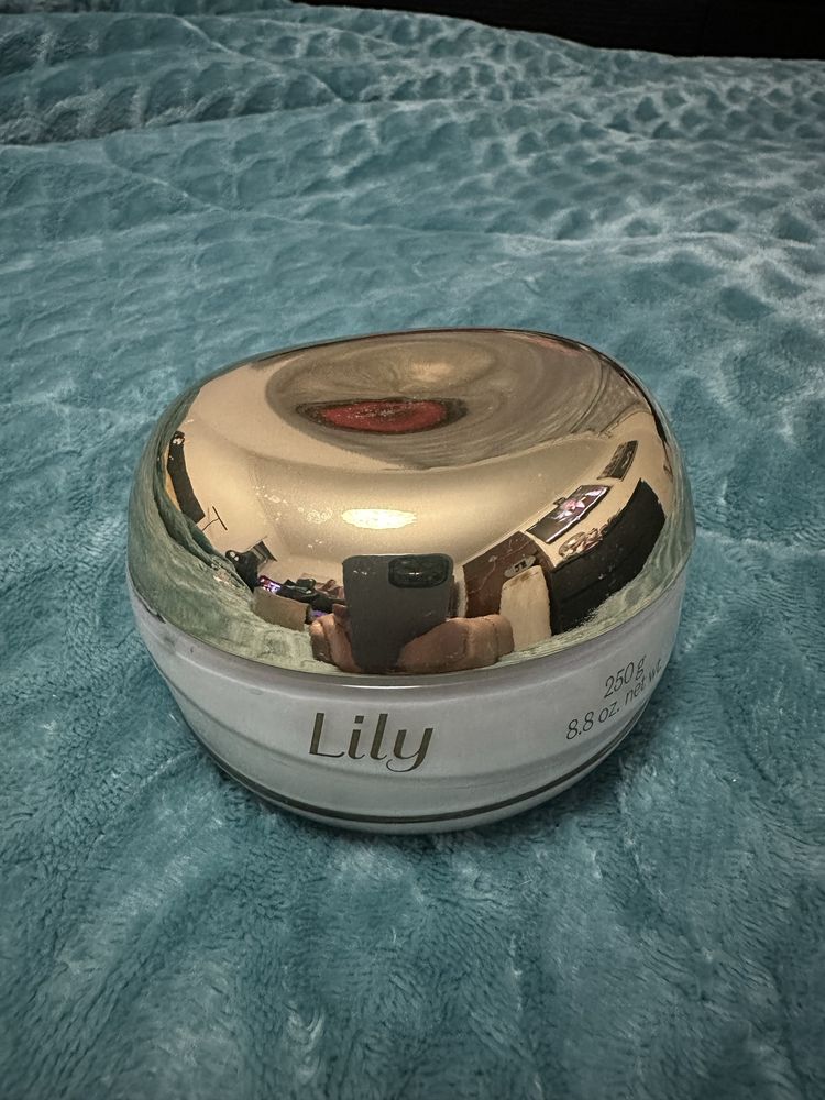 Creme acetinado Lily