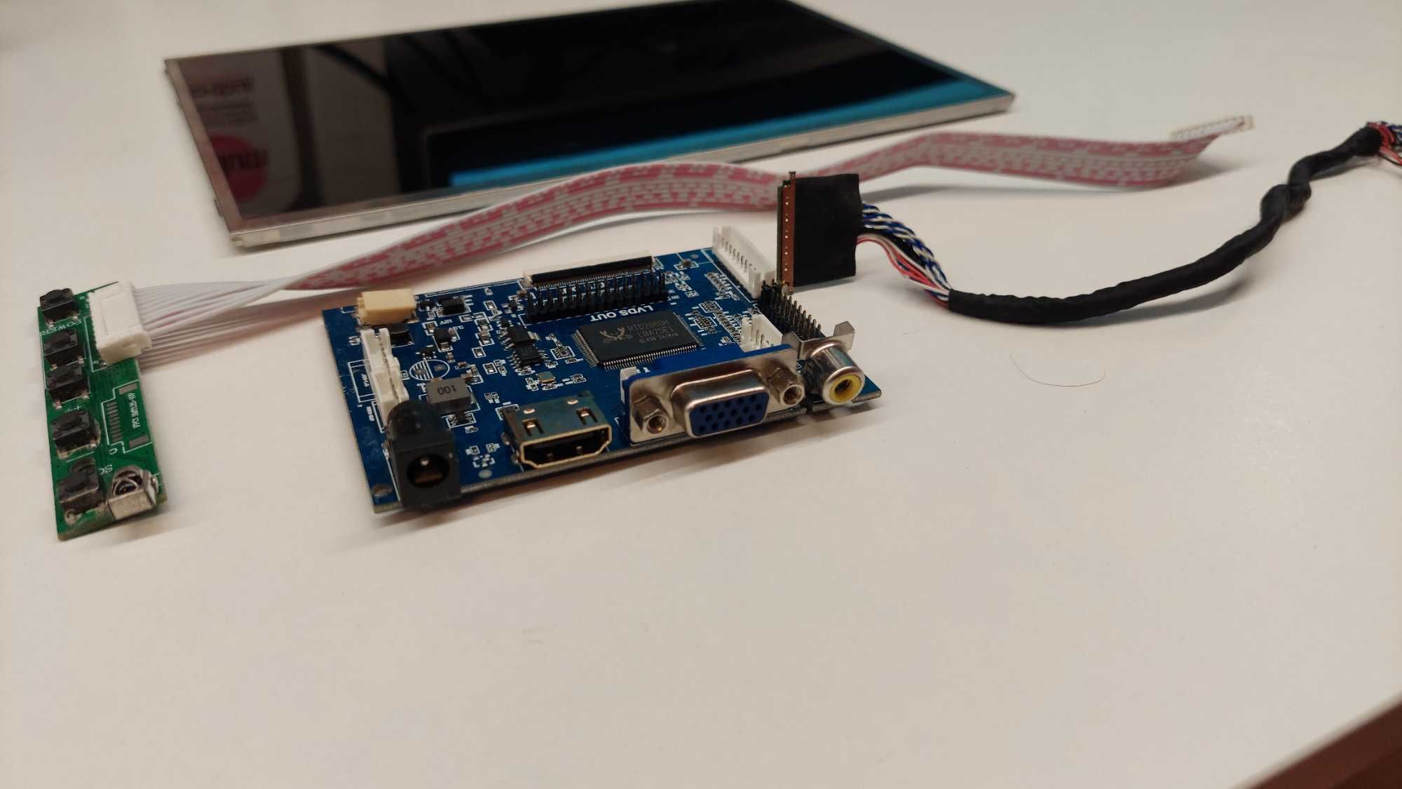 LCD 10.1 cali IPS 1024x600 HDMI VGA AV