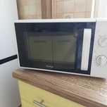 Kuchenka mikrofalowa AMICA 700W  pojemność 20L MultiWave System Biały
