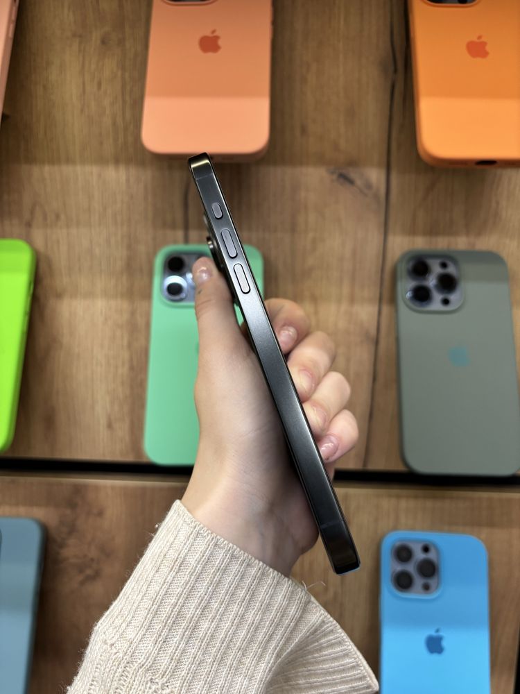 iPhone 15 Pro Max 256Gb Black Titanium Neverlock у Ідеальному стані