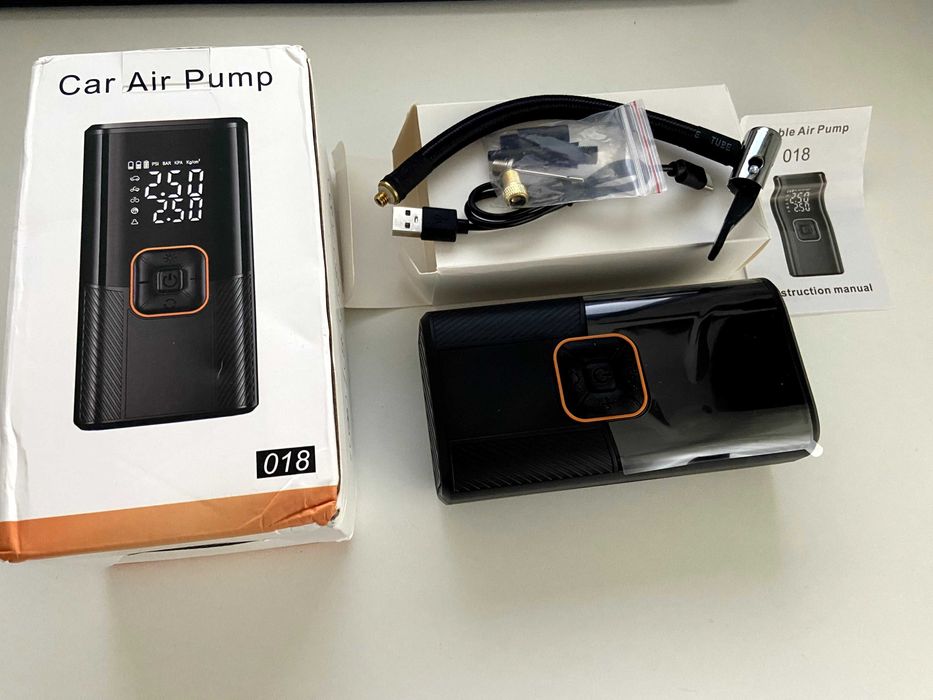 Портативний цифровий насос для накачування шин циліндр 19мм 100W