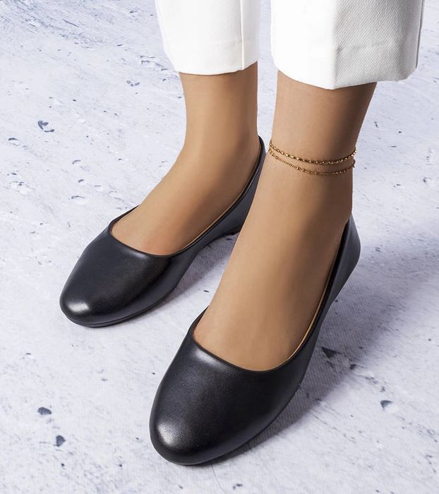 Czarne balerinki ze skórzana wkładką Truchon