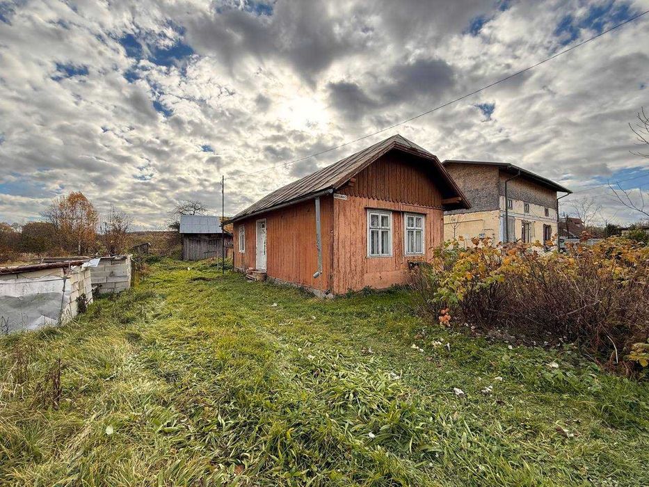 Продаж будинку з ділянкою