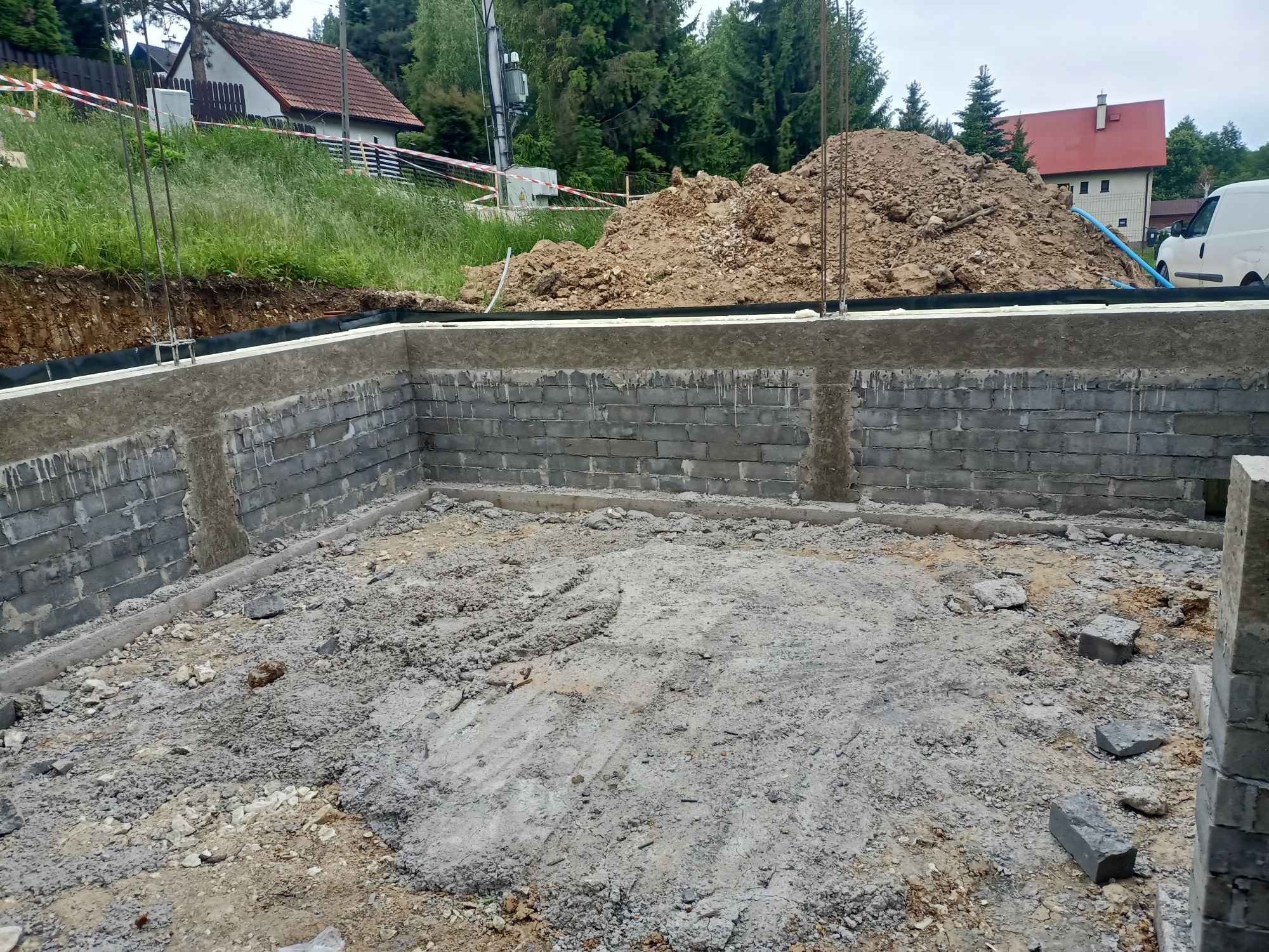 Budowy domów od podstaw terminy na lipiec i sierpień Kraków i okolice