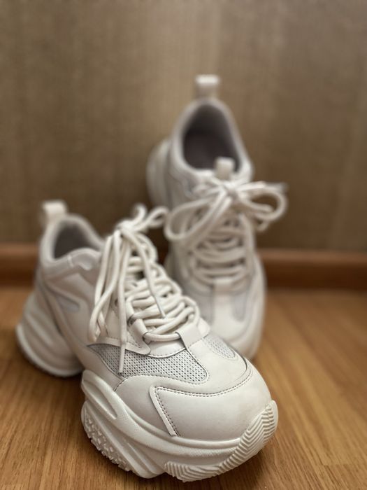 Продам кросівки, не підійшов розмір(