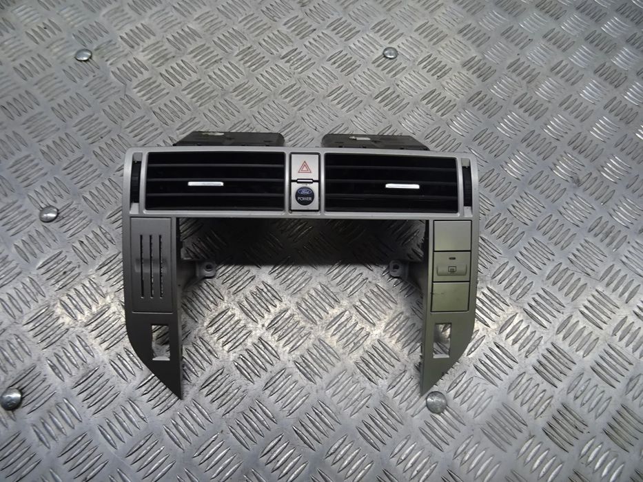 FORD KUGA MK1 08-13 2.0 TDCI 140KM RAMKA RADIA NAWIGACJI PANEL DESKI KRATKI NAWIEWU