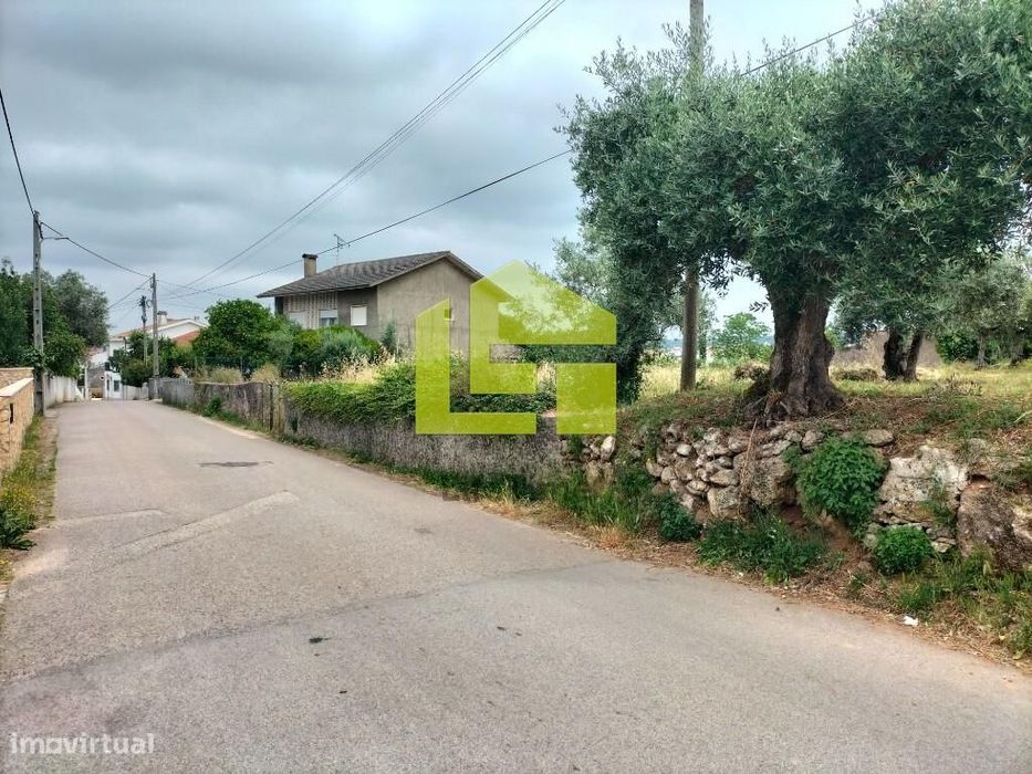 Terreno rustico, com viabilidade de construção