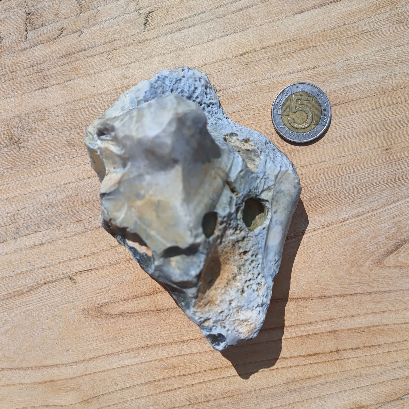 Duży krzemień ciekawy kształt waga 316 gram