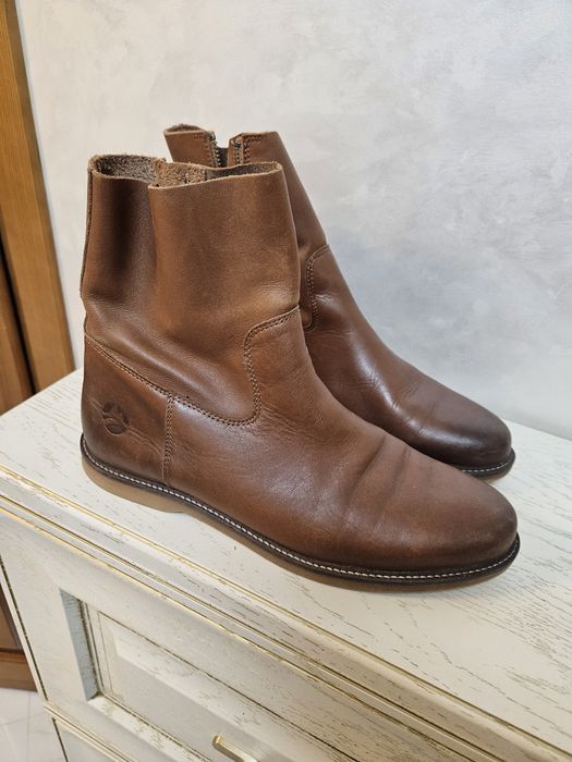 Жіноче взуття і одяг