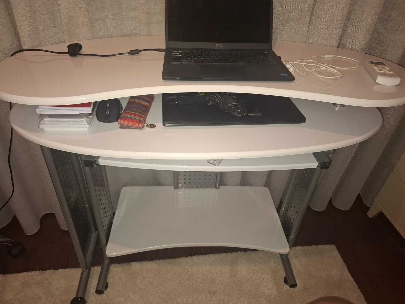 Escrivaninha e Mesa escritório