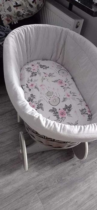 Kosz Mojżesza z 5 kompletami wypelniania i baldachimem