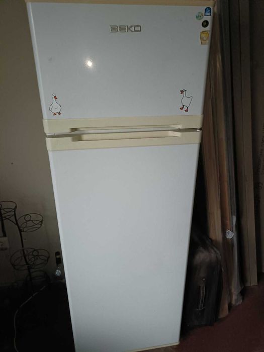 Холодильник двухкамерный