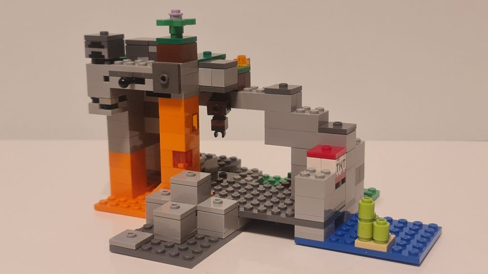 Zestaw Lego Minecraft 21141 Jaskinia Zombie