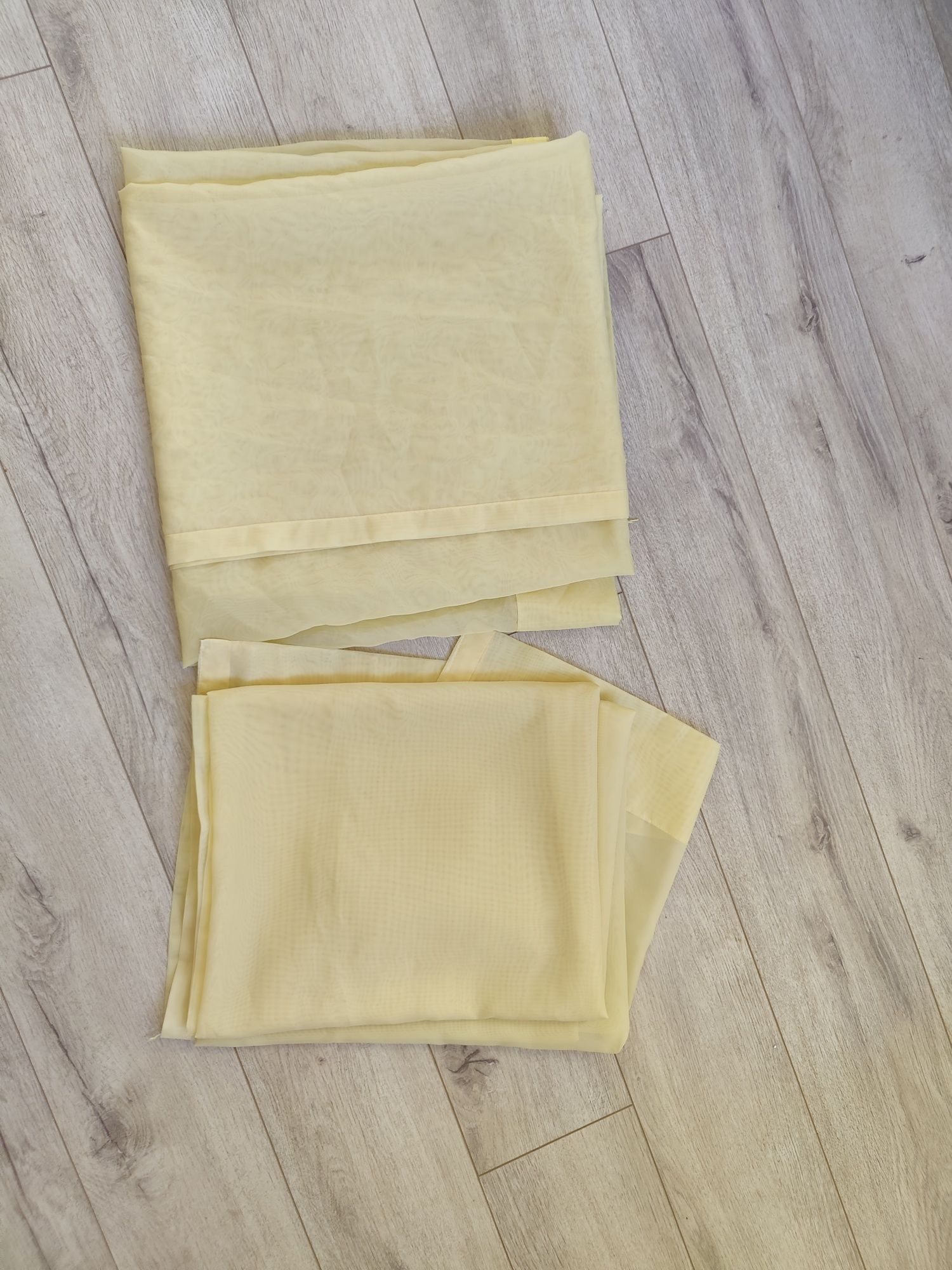 Тюль пастельного жовтого кольору 163×140