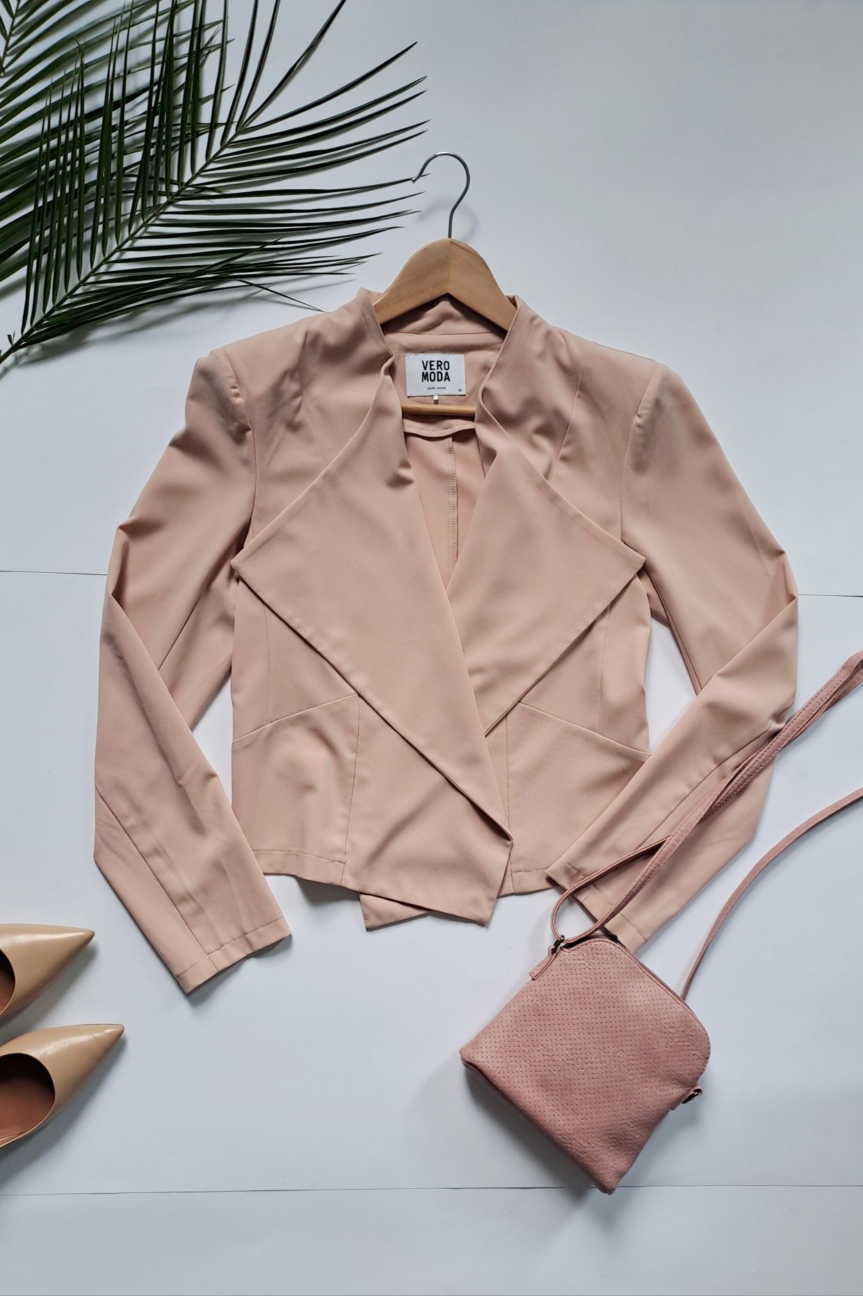 Marynarka narzutka Vero Moda 40, pudrowy róż na komunię uroczystość