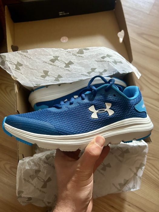 Nowe buty Under Armour UA Surge 2 rozmiar 40