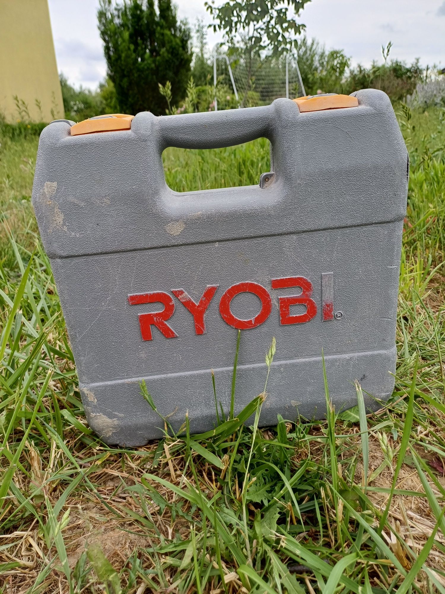 Skrzynki po narzędziach Ryoba, Makita, Dexter