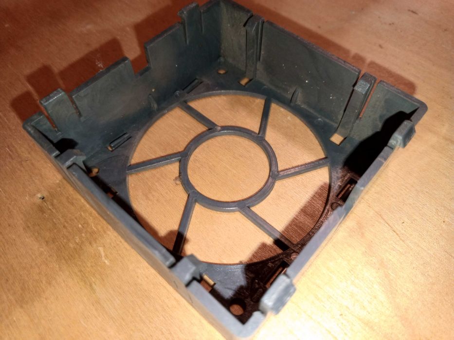 Держатель кулера 90 х 90 мм.