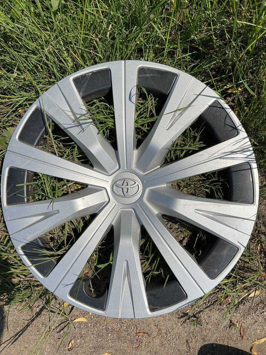 Ковпаки на залізні диски для Toyota