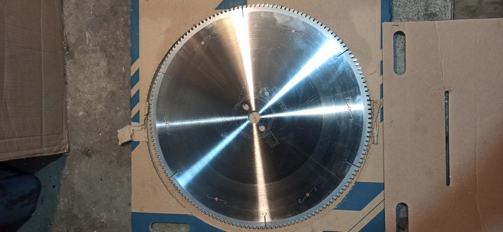 Piła tarczową globus do Aluminium 550x30x4, 4 /3, 2/160Z