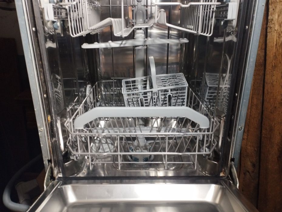 Продам посудомоечную машину Ariston