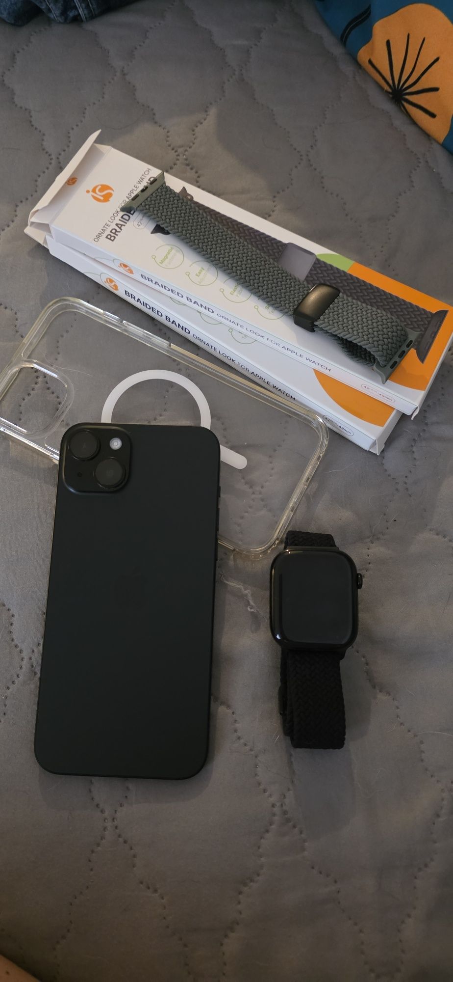 Iphone 15 Plus + apple whatch 10