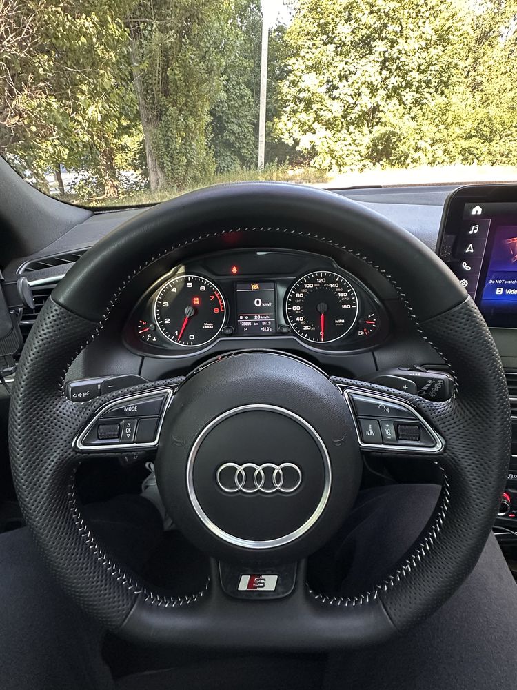 Продам Audi Q5 S-line 2012 року 3,2-літровий FSI V6