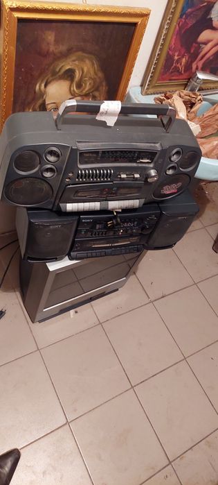 Музыкальный центр все 3штучки  есть в наличии,