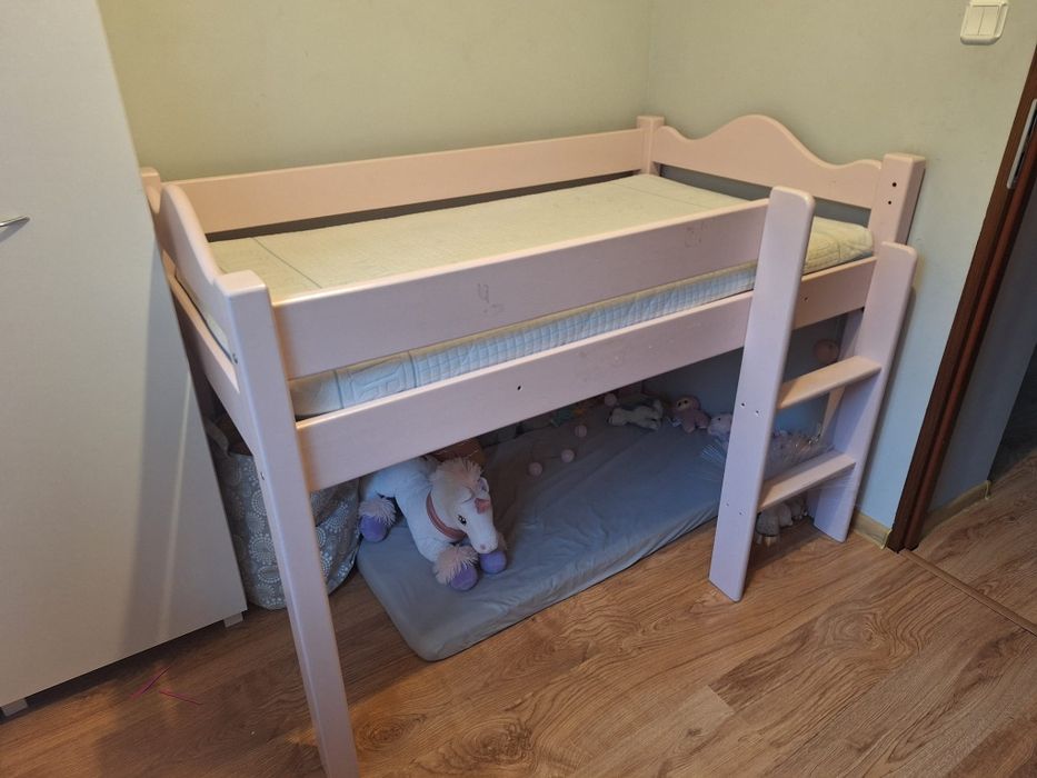 Łóżko piętrowe różowe