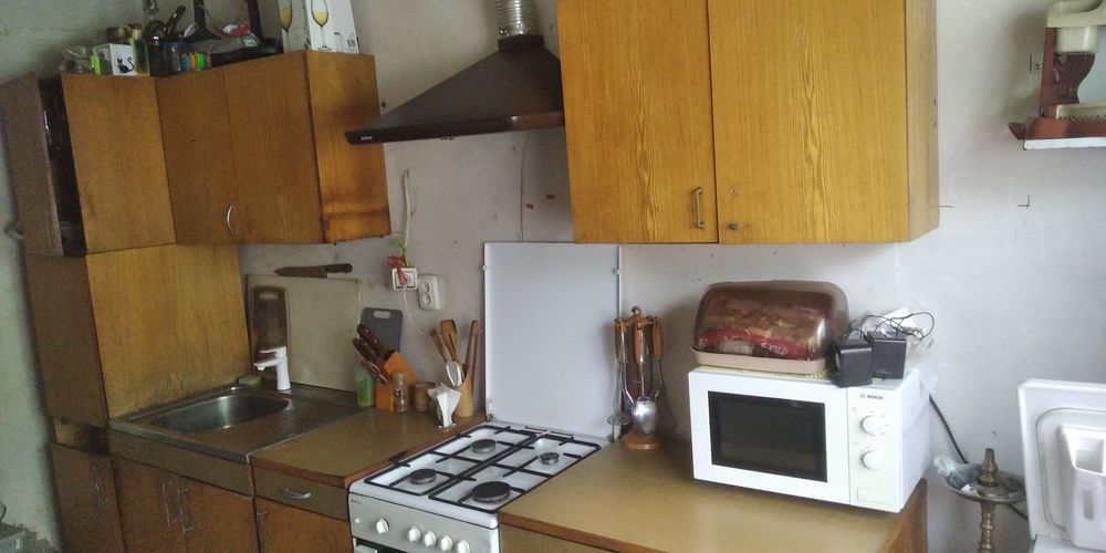 продам срочно кухню настоящее дерево состояние удовлетворительное